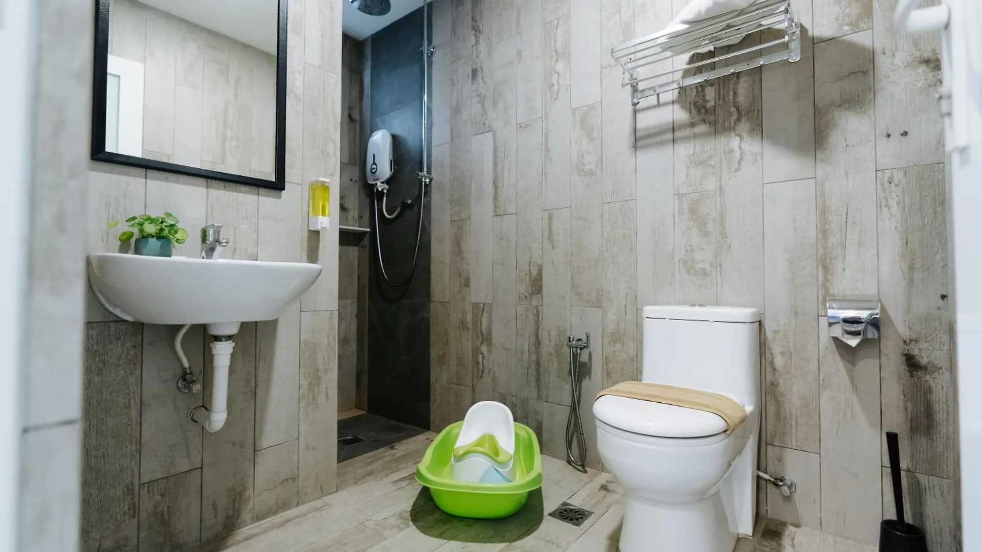 Semesterbostad Wang's BnB 4 Bedrooms Villa George Town